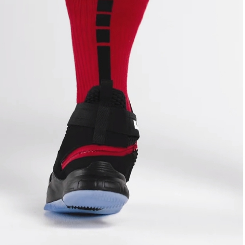 Lebron Soldier XII Fly Ease - Picture 5 of 7